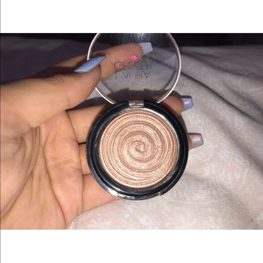 Laura Geller illuminator in Ballerina